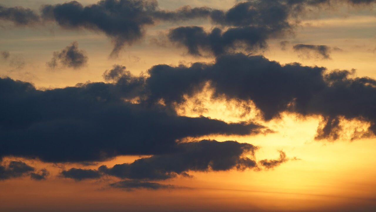 sky, clouds, dusk, cumulus, outdoors, soleil, ciel, coucher de soleil, nuage, nature, beau